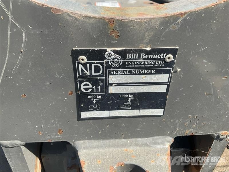 Quantity of (2) Bill Bennett Pick UP Hitch - Fits Otra maquinaria agrícola