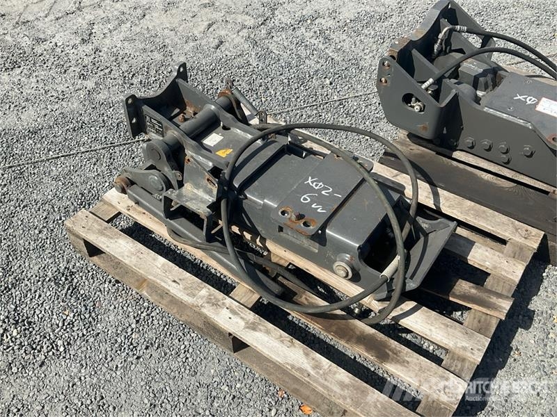 Quantity of (2) Bill Bennett Pick UP Hitch - Fits Otra maquinaria agrícola