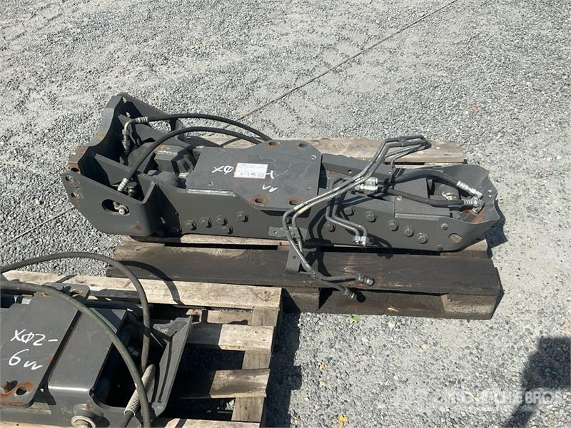 Quantity of (2) Bill Bennett Pick UP Hitch - Fits Otra maquinaria agrícola