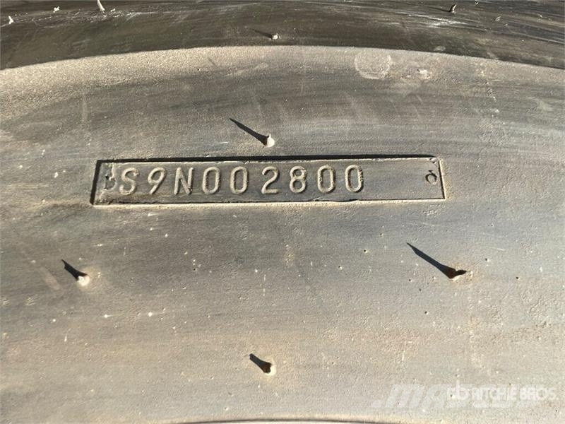  Quantity of (2) Bridgestone 29.5R25 Tires (Unused) Reifen