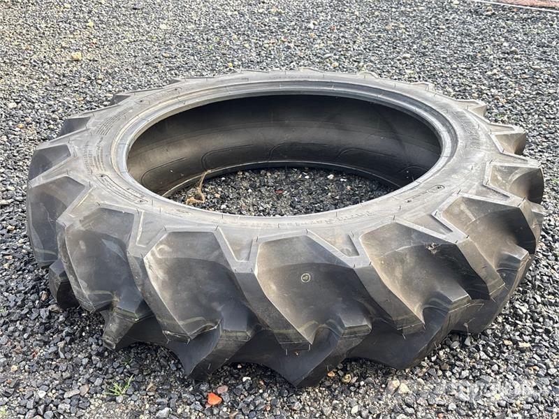 Quantity of (2) Bridgestone 8.3-22 Tires Gume, točkovi i felne