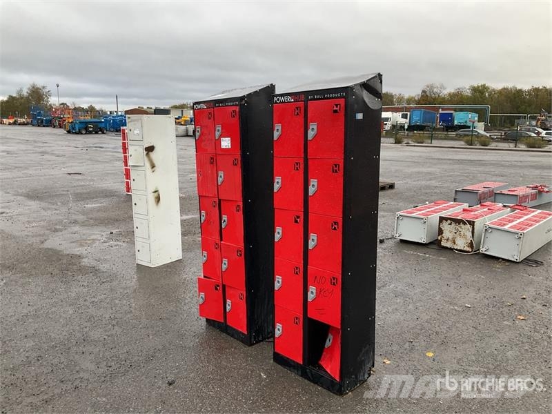 Quantity of (2) Bull PowerHub Tool Cabinet Maszyny budowlane - Inne