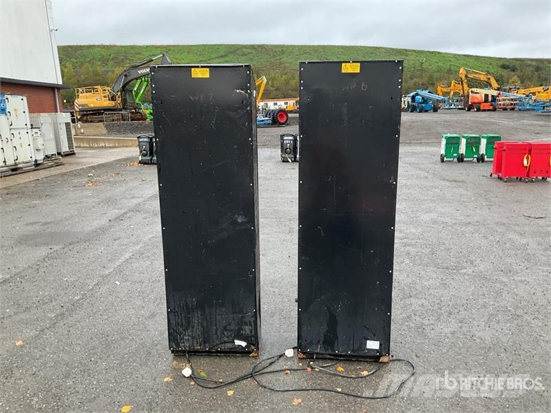 Quantity of (2) Bull PowerHub Tool Cabinet Maszyny budowlane - Inne