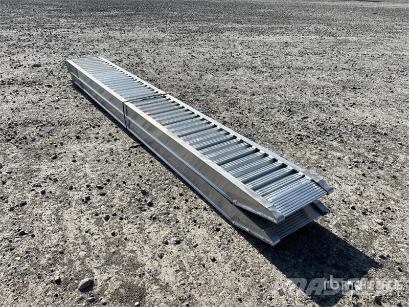  Quantity of (2)  C.L.M 85.25 Aluminium Loading Ram Други компоненти