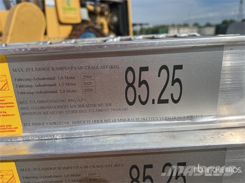 Quantity of (2) C.L.M 85.25 Aluminium Loading Ram Други компоненти