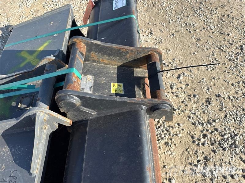  Quantity of (2) Cangini Cleanup Excavator Bucket دلاء