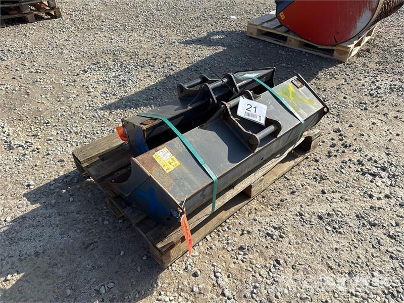  Quantity of (2) Cangini Cleanup Excavator Bucket دلاء