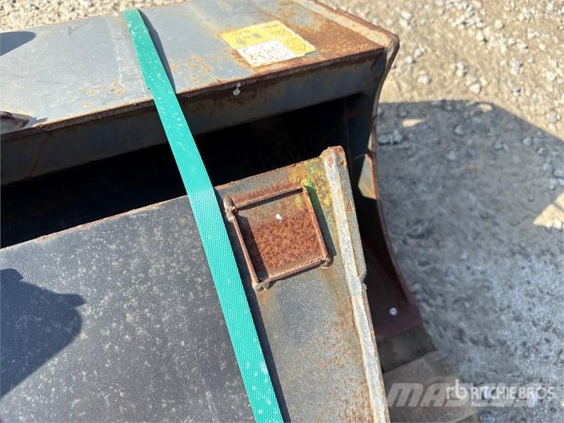  Quantity of (2) Cangini Cleanup Excavator Bucket دلاء