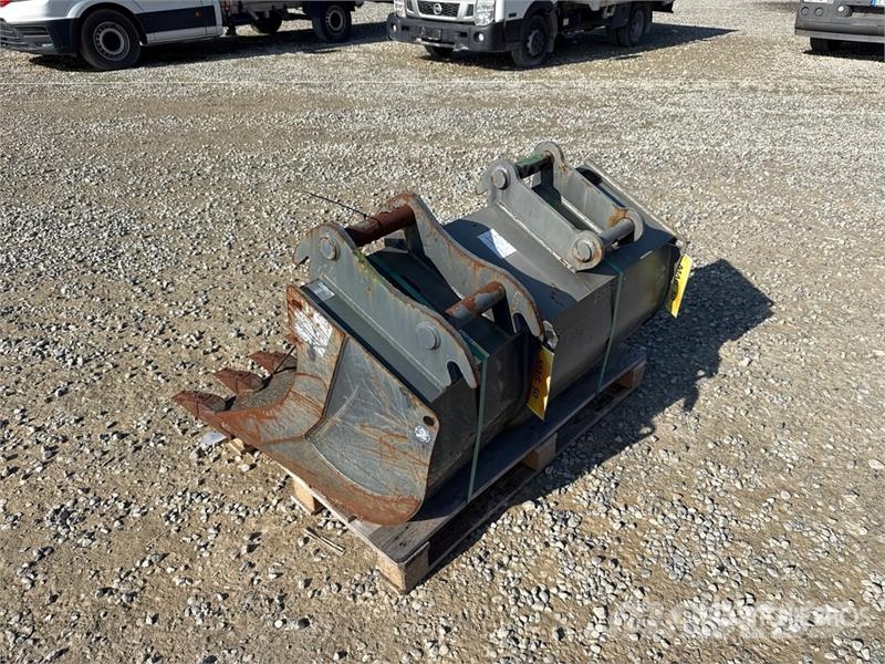  Quantity of (2) Cangini Digging Excavator Bucket دلاء