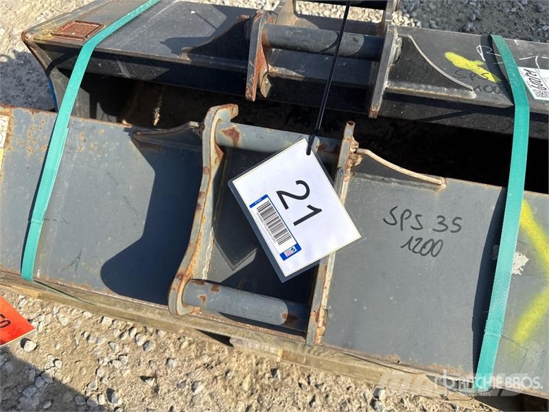  Quantity of (2) Cangini Cleanup Excavator Bucket دلاء