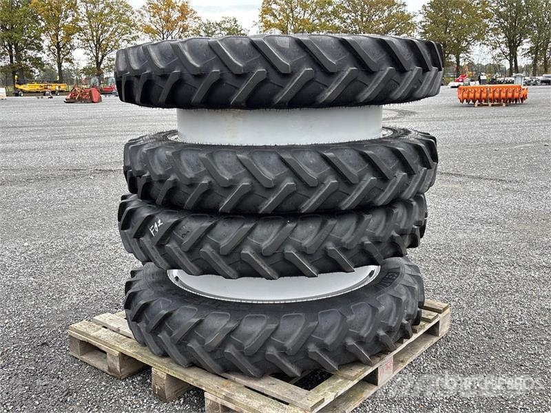  Quantity of (2) Ceat 270/95 R44 Wheels الإطارات والعجلات والحافات