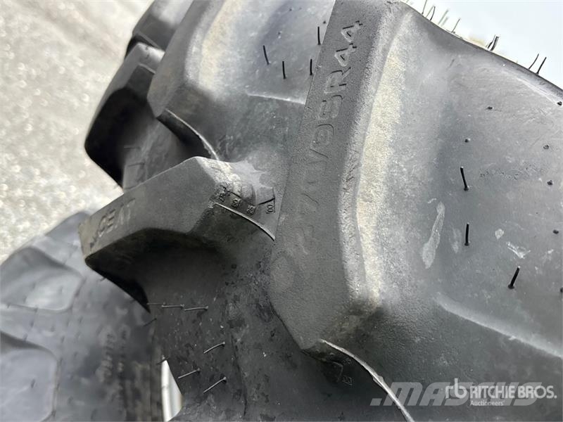 Quantity of (2) Ceat 270/95 R44 Wheels الإطارات والعجلات والحافات