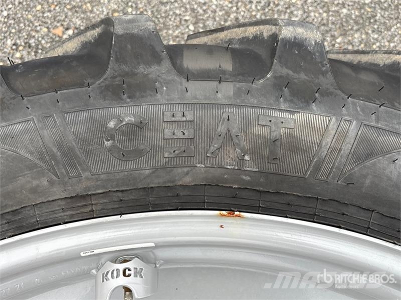  Quantity of (2) Ceat 270/95 R44 Wheels الإطارات والعجلات والحافات