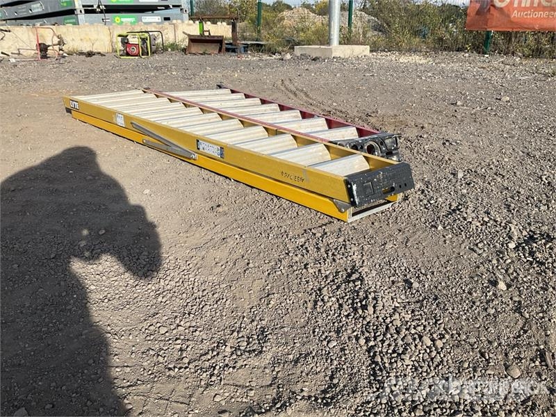 Quantity of (2) Clow Group Ladder Ladders and platforms