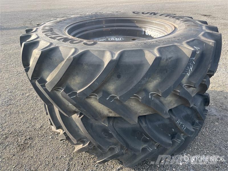  Quantity of (2) Continental  520/85 R42 Wheels Gume, točkovi i felne
