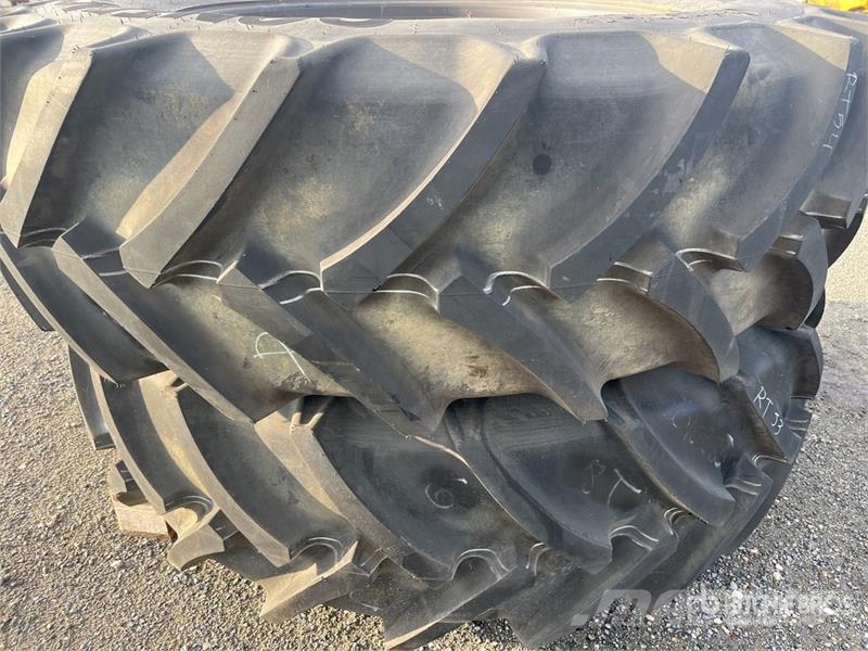  Quantity of (2) Continental  520/85 R42 Wheels Gume, točkovi i felne