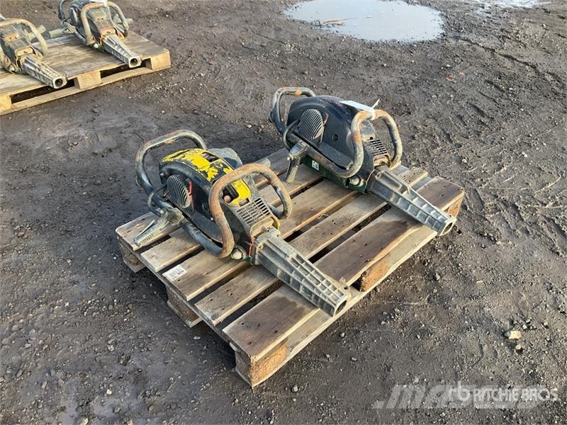 Quantity of (2) Demolition Breaker Charruas aivecas