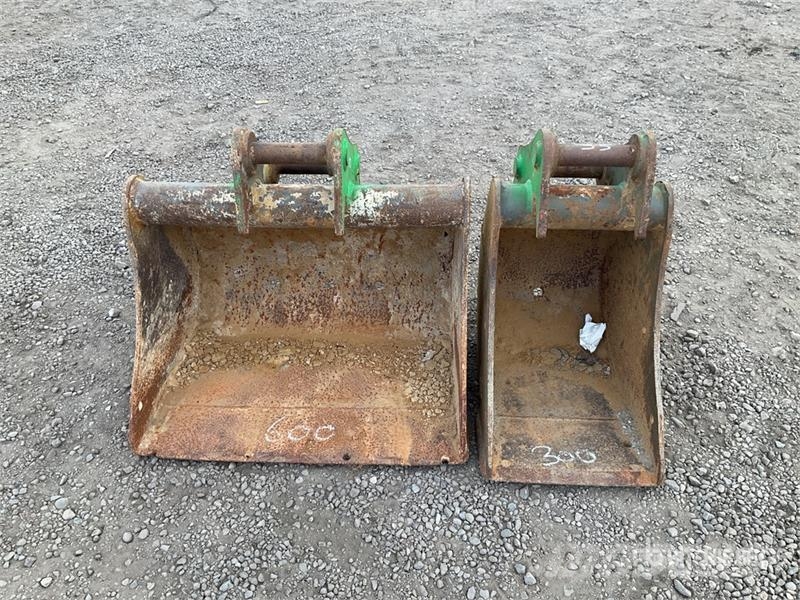 Quantity of (2) Digging 600mm 300mm Excavator Buck Kašike / Korpe