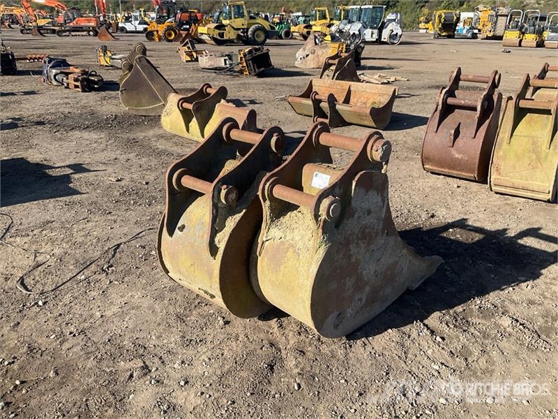  Quantity of (2) Digging Excavator Bucket Kaušai