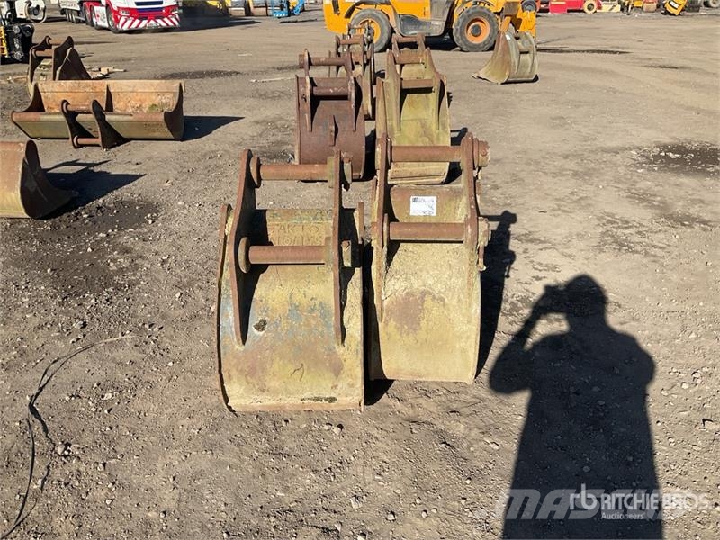  Quantity of (2) Digging Excavator Bucket Kaušai