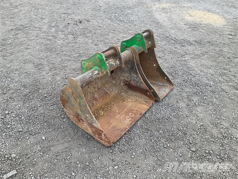 Quantity of (2) Digging 600mm 300mm Excavator Buck Kašike / Korpe