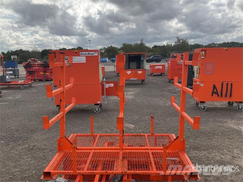 Quantity of (2) Eazytools Material Rack Andere Zubehörteile