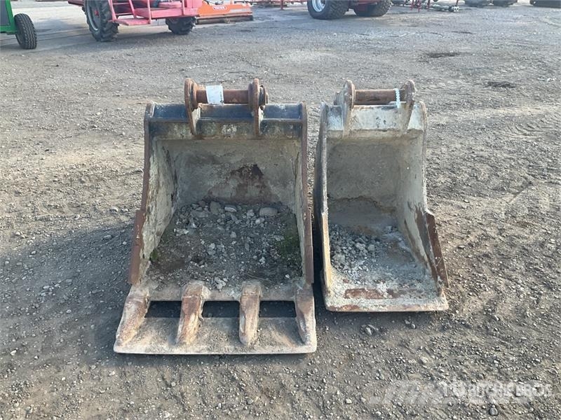  Quantity of (2) Excavator Bucket - Fits 13 Ton دلاء