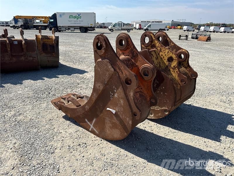 Quantity of (2) Excavator Bucket Skuffer