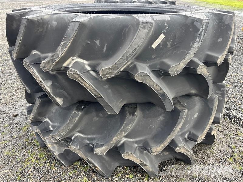 Quantity of (2) Firestone  480/70R34 Tires Gume, točkovi i felne