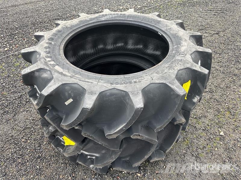  Quantity of (2) Firestone 480/70R34 Tires Gume, točkovi i felne