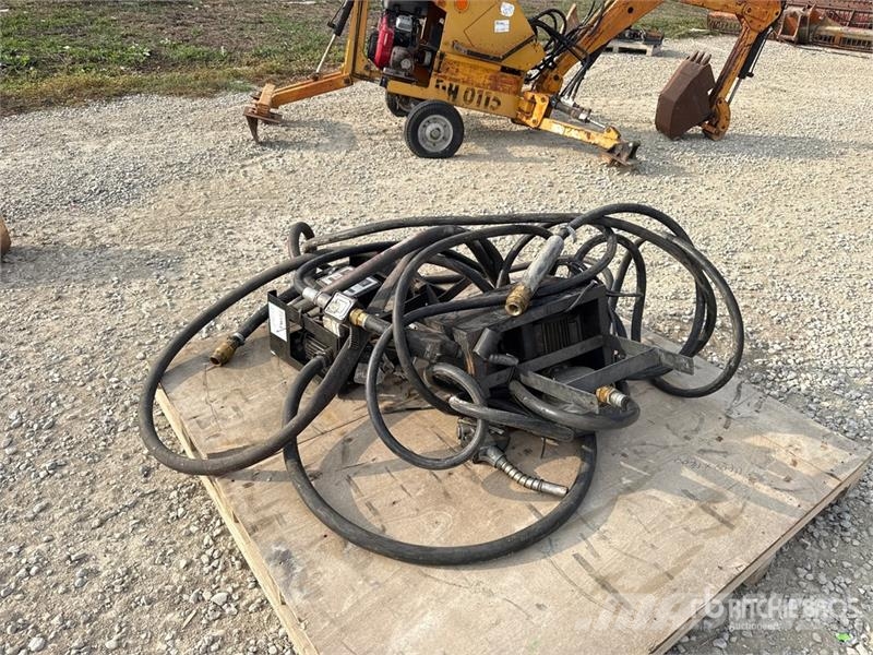  Quantity of (2) Fuel Pump Строителство - Други