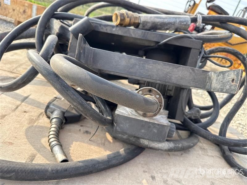  Quantity of (2) Fuel Pump Строителство - Други