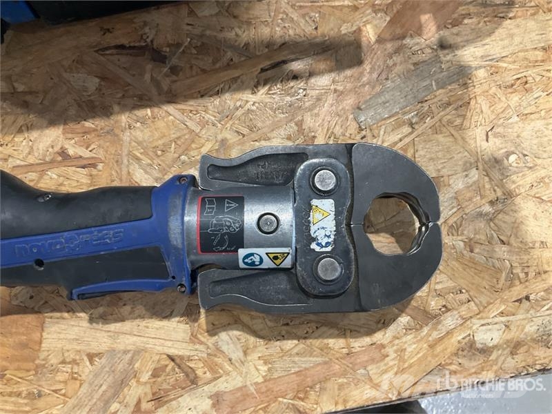  Quantity of (2) Geberit ACO102 Crimper Andere Zubehörteile