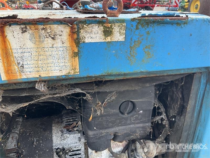  Quantity of (2) Generator Set (Inoperable) مولدات ديزل