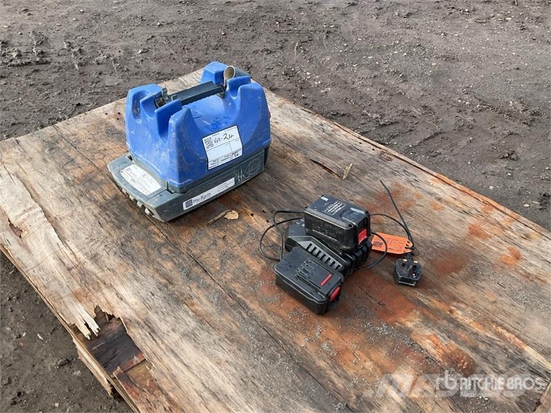 Quantity of (2) Hand Tools مكونات أخرى