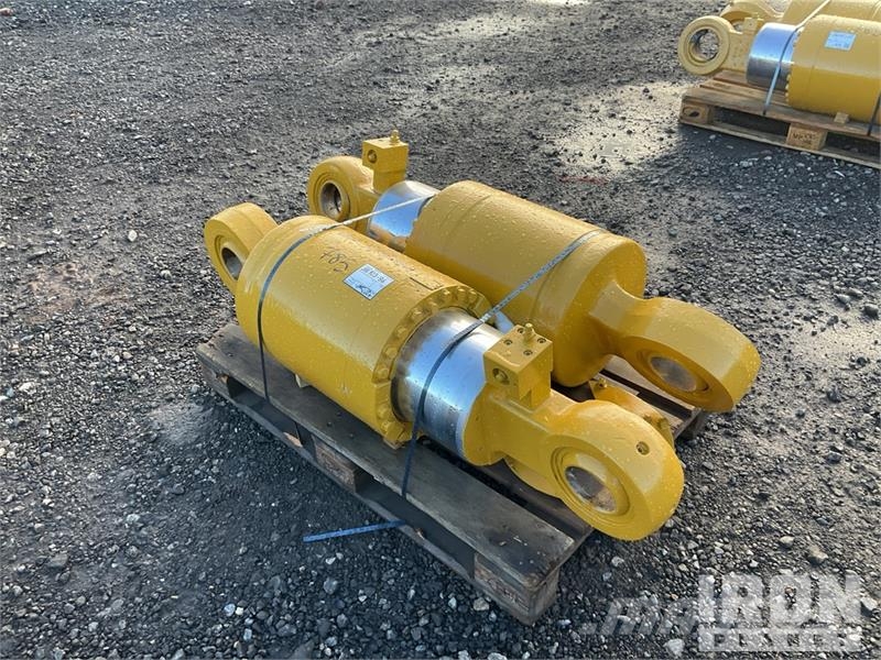 Quantity of (2) Hydraulic Parts Hidráulicos