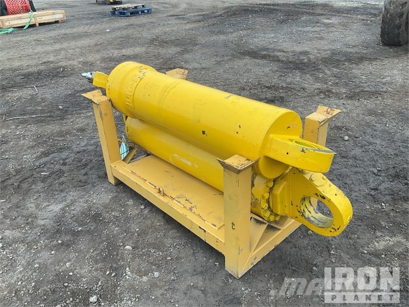 Quantity of (2) Hydraulic Parts Hidráulicos