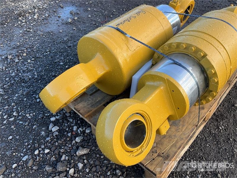 Quantity of (2) Hydraulic Parts Hidráulicos