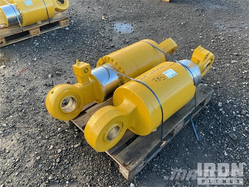 Quantity of (2) Hydraulic Parts Hidráulicos