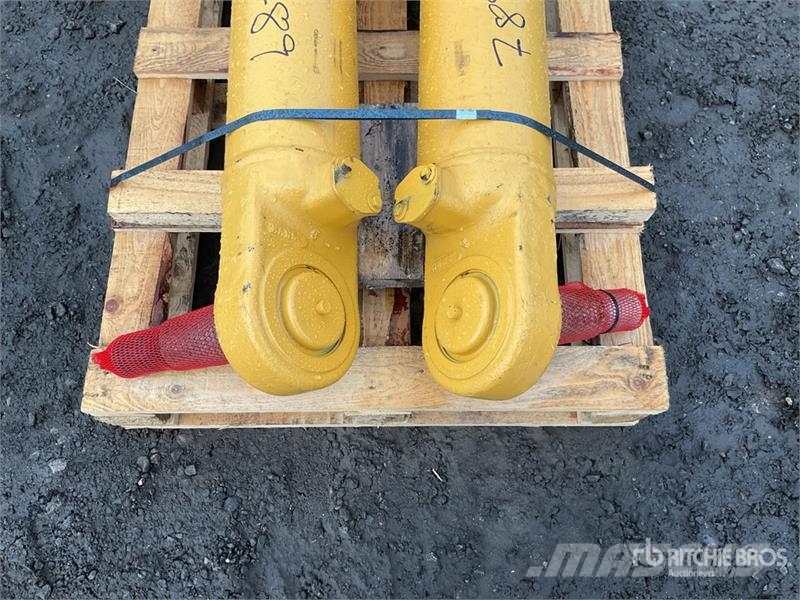 Quantity of (2) Hydraulic Parts Hidráulicos