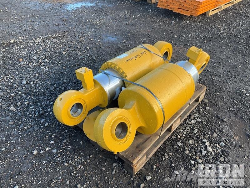 Quantity of (2) Hydraulic Parts Hidráulicos