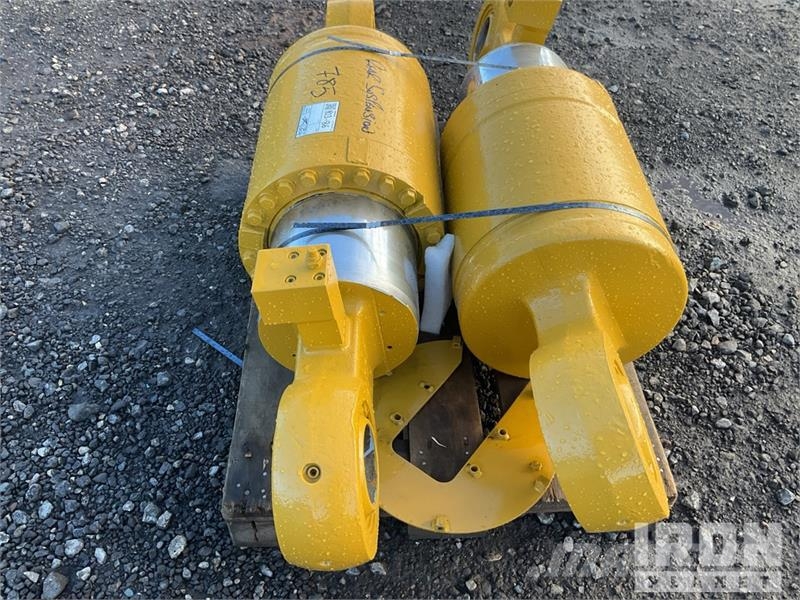 Quantity of (2) Hydraulic Parts Hidráulicos