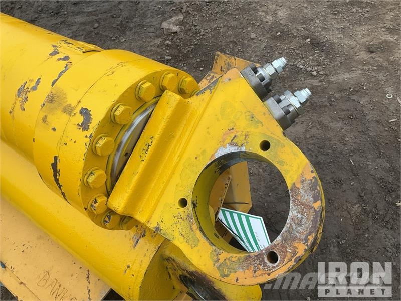 Quantity of (2) Hydraulic Parts Hidráulicos