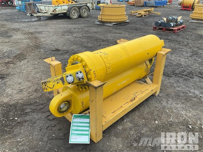 Quantity of (2) Hydraulic Parts Hidráulicos