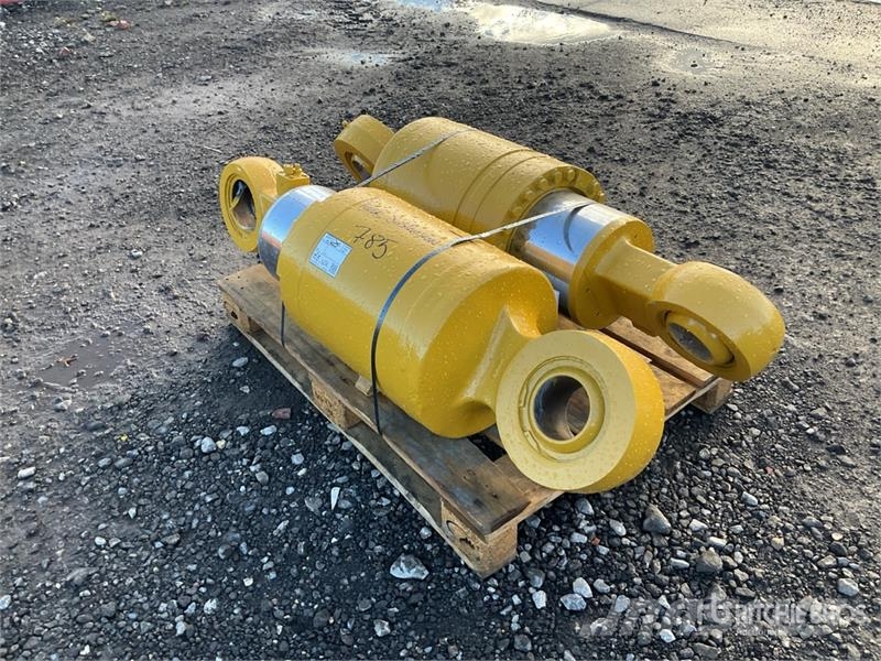 Quantity of (2) Hydraulic Parts Hidráulicos