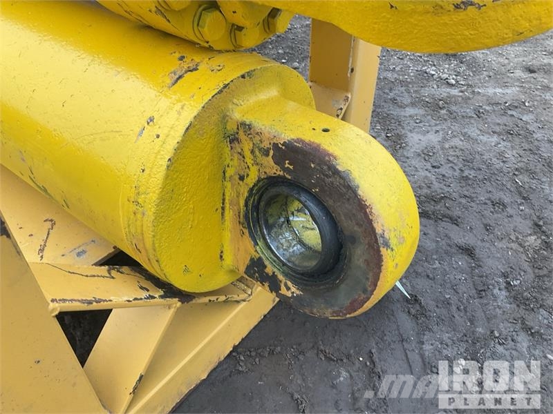 Quantity of (2) Hydraulic Parts Hidráulicos