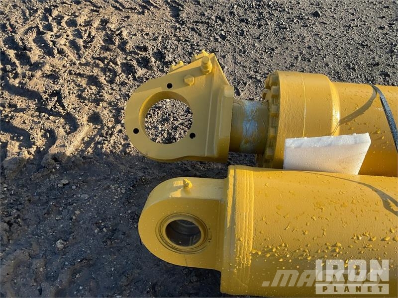 Quantity of (2) Hydraulic Parts Hidráulicos