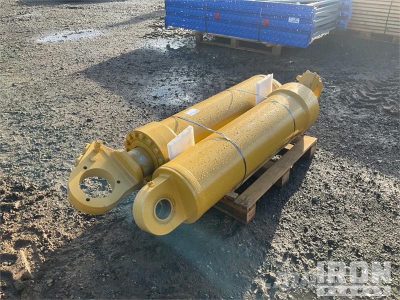 Quantity of (2) Hydraulic Parts Hidráulicos