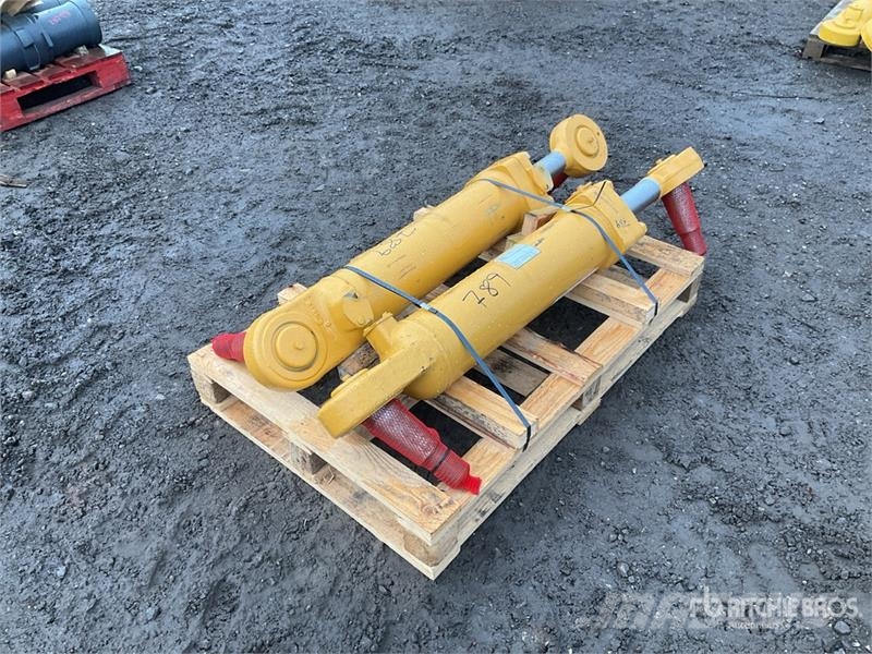 Quantity of (2) Hydraulic Parts Hidráulicos