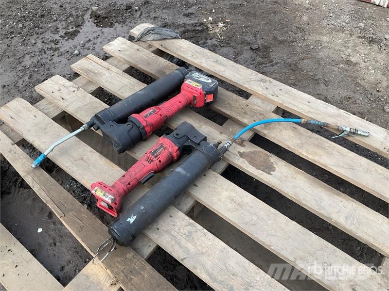  Quantity of (2) KAO PU Grease Gun مكونات أخرى